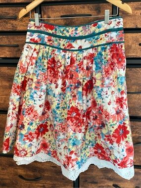 Coupe Collection Floral Pleated Skirt, Eyelet Accents, Short, Red Blue, Size 4